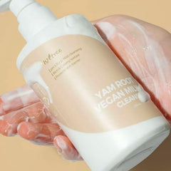 IsNtree Yam Root Extract visual emphasizes 90 percent yam root for natural hydration.
