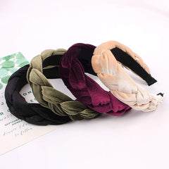 Ivyu headbands memory elastic base demonstrates flexible, secure fit during activities.