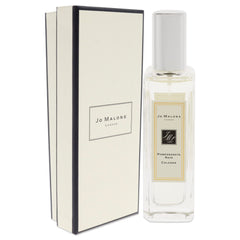 Jo Malone Pomegranate Noir cap highlights refined design and easy handling.