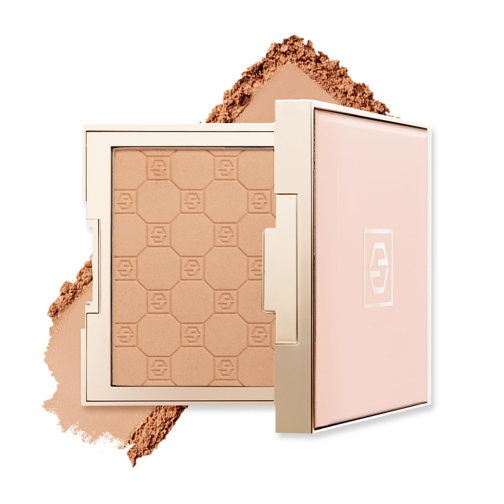Jouer Soft Focus Hydrate & Setting Powder compact delivers silky matte finish and shine control.