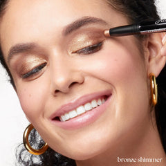 Julep Eyeshadow 101 cream-to-powder finish glides smoothly across the lid.