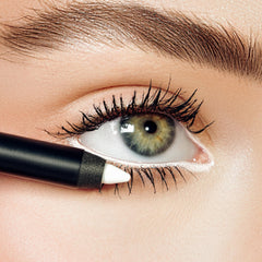 K7L White Eyeliner Waterline packaging close-up emphasizes premium, travel-friendly design for quick touch-ups