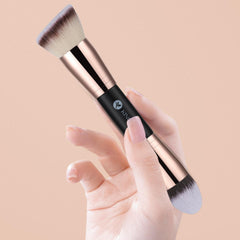 KINGMAS bronzer brush dual-head design supports precise contouring.