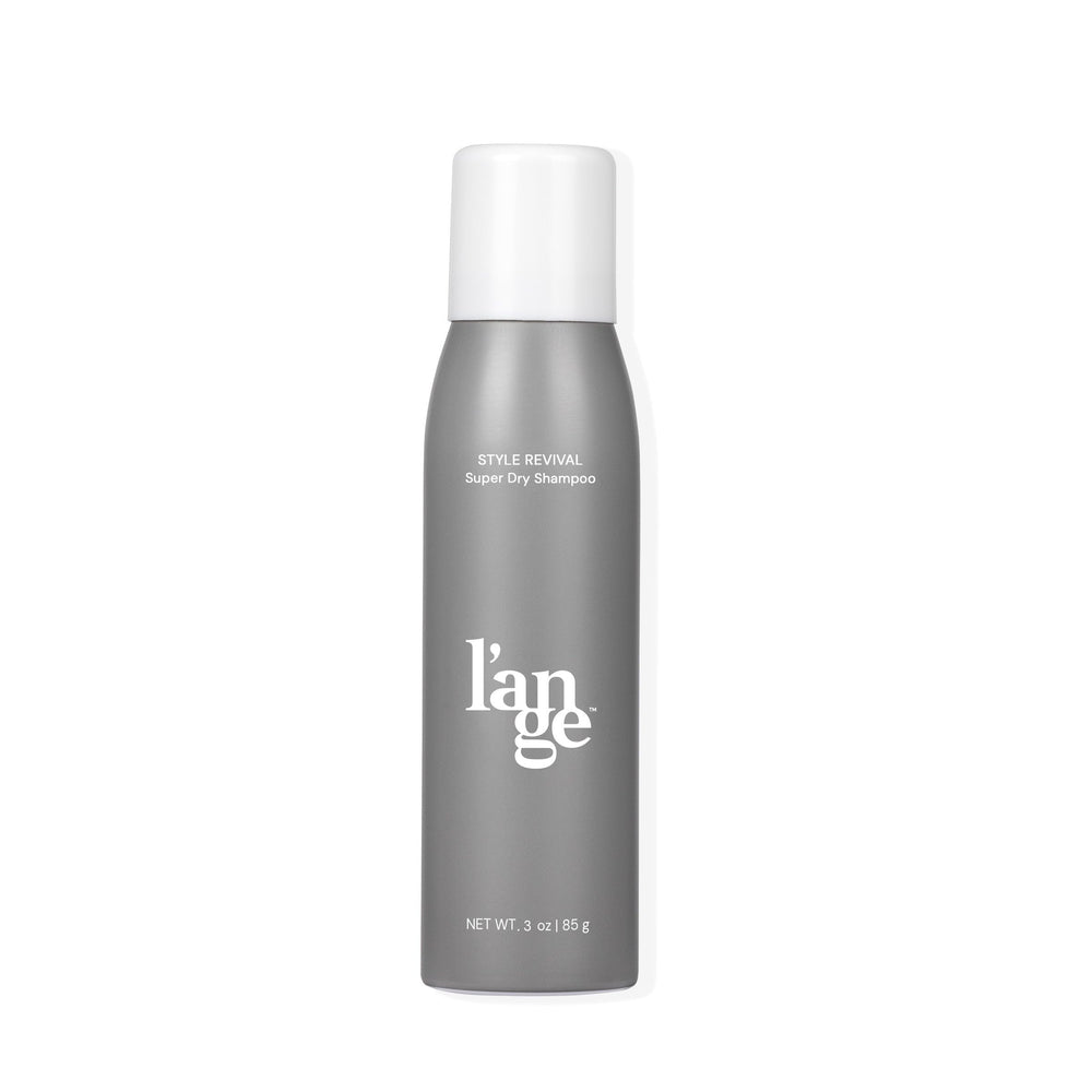 L'ANGE HAIR Style Revival Dry Shampoo Spray application: absorbs oil for fresh second-day style.
