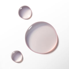 Lancôme La Vie Est Belle close-up notes of iris and patchouli for lasting fragrance.