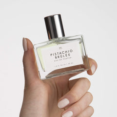 Close detail of vanilla-infused notes in Pistachio Brûlée for gourmand mood