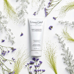 Leonor Greyl Gentle Dandruff Shampoo lather close-up highlights creamy texture for soothing scalp relief.