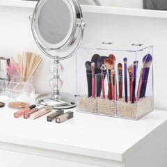 LOHRYVIO three-compartment design helps organize brushes and cosmetics efficiently.