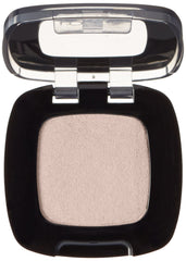L'Oreal Paris Colour Riche Monos Mademoiselle Pink fingertip application for smooth, easy blending