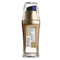 L'Oréal Paris Visible Lift Serum Absolute Foundation Classic Tan swirl demonstrates luminous medium coverage.