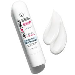 Love Ur Curls detangling action shows smooth comb-through and reduced frizz.