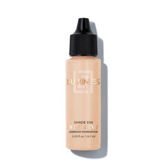 LUMINESS Rose airbrush bottle closeup shows shade 030 for smooth coverage
