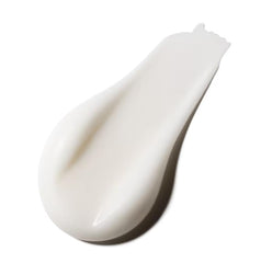 MAC Studio Fix Mattifine texture close-up highlighting oil-control and smoother skin texture