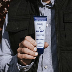 Mando Aluminum-Free Baking-Soda-Free formula graphic highlighting skin-safe ingredients