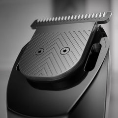 MANSCAPED Beard Hedger replacement blade pack included for easy swaps.