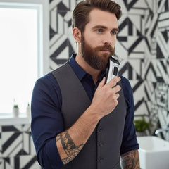 Maxeylead beard trimmer usage—ergonomic fit for smooth glide.