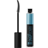 Maybelline Snapscara mascara brush closeup shows clump-free, smooth application for defined lashes.