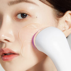 Medicube Age-R Booster Serum plant stem cell extract close-up highlights regenerative-inspired nourishment.