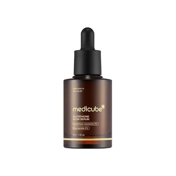 Medicube AGE-R Glutathione Glow Serum bottle-pour demonstrates glow-boosting hydration and radiance.