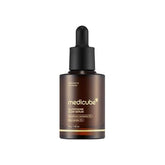 Medicube AGE-R Glutathione Glow Serum bottle-pour demonstrates glow-boosting hydration and radiance.