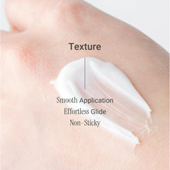 Meebak Cica Cream application on face demonstrates quick absorption