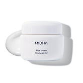 MIDHA Rice Cream bottle pour shows lightweight hydration for daily use.