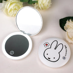 MIPOW Miffy mirror 1x view for full-face makeup application.