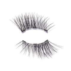 MoxieLash magnetic eyeliner application demonstrates quick, glue-free lash bonding.