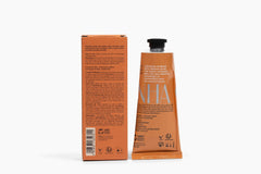 Natura Murumuru butter texture scene showcases long-lasting moisture and barrier support.