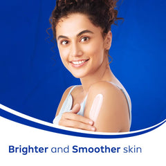 NIVEA Natural Glow lotion texture close-up demonstrates quick absorption