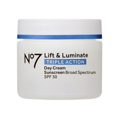 No7 front packaging showing jar and label with clear brand benefits