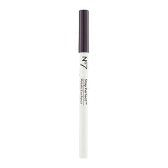 No7 precision tip close-up demonstrating sharp point for accurate application
