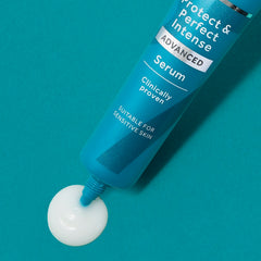 No7 serum texture close-up showing lightweight consistency for fast absorption