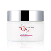 O3+ D-Tan Pack hydrates skin for a natural glow and moisture lock.