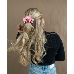 Ohjijinn haori-pattern scrunchie close-up with character-inspired design.