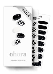 ohora N Checkers dark pattern close-up with glossy gel finish for elegant nails