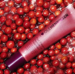 OLEHENRIKSEN Pout Preserve texture swatch highlights a soft glimmering finish