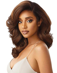 Outre Julianne fully hand-tied waves create natural movement and luxurious fullness.