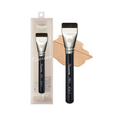 Piccasso FB11 foundation brush close-up with flat head for precise, streak-free application