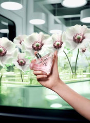 Prada Paradoxe Virtual Flower spray mid application, bright floral freshness