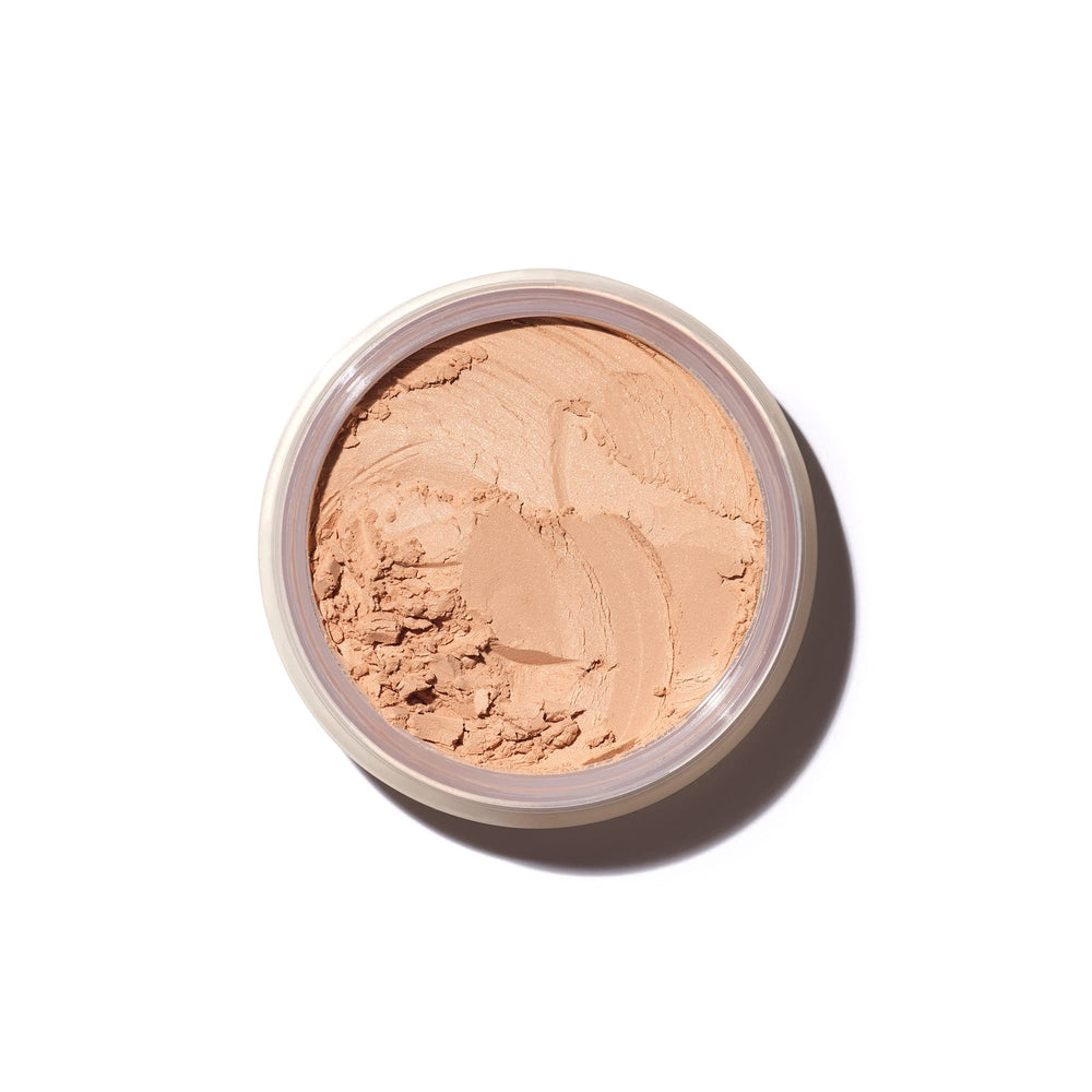 Saie front packaging showing translucent medium powder and label, quick identification benefit