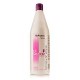 Salerm Hi Repair Shampoo bottle closeup highlighting deep hydration for damaged hair.