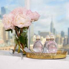 Sarah Jessica Parker Lovely heart notes showcase the floral core for evening glamour.