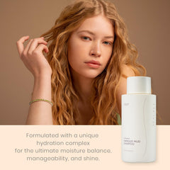 SEACRET Minerals HydraMud Shampoo lather closeup shows creamy foam and smooth finish