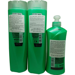 Sedal Rizos Definidos conditioner bottle nourishes fibers for smooth, defined curls.
