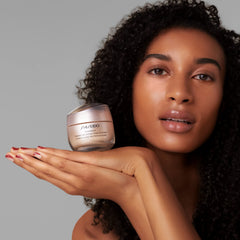 Benefiance 24-hour hydration with a breathable, cushioned finish.