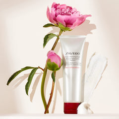 Shiseido Deep Cleansing Foam with peony extract purifying pores for a balanced complexion