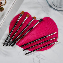 Sigma Beauty E15 flat definer brush close-up for sharp eyeliner and lash line
