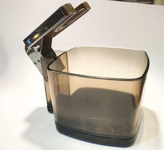 Skull Shaver Platinum Rinse Stand features a large water container for thorough rinsing