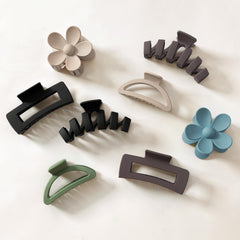 Sunolga 8pcs flower beige clip demonstrates secure grip for thick hair.